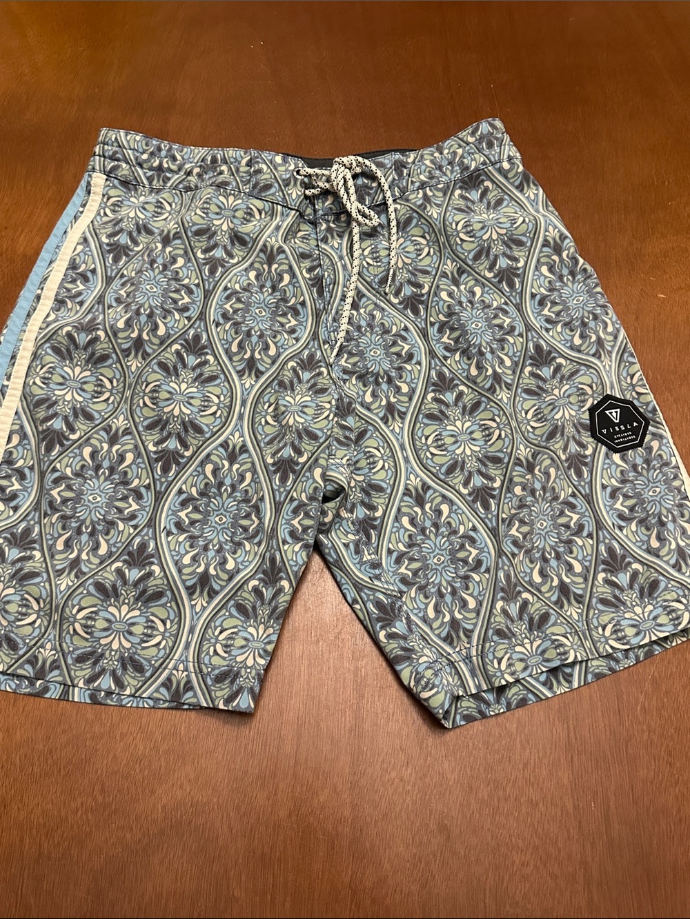 VISSLA Blue Floral-Patterned Men’s Swim Board Shorts